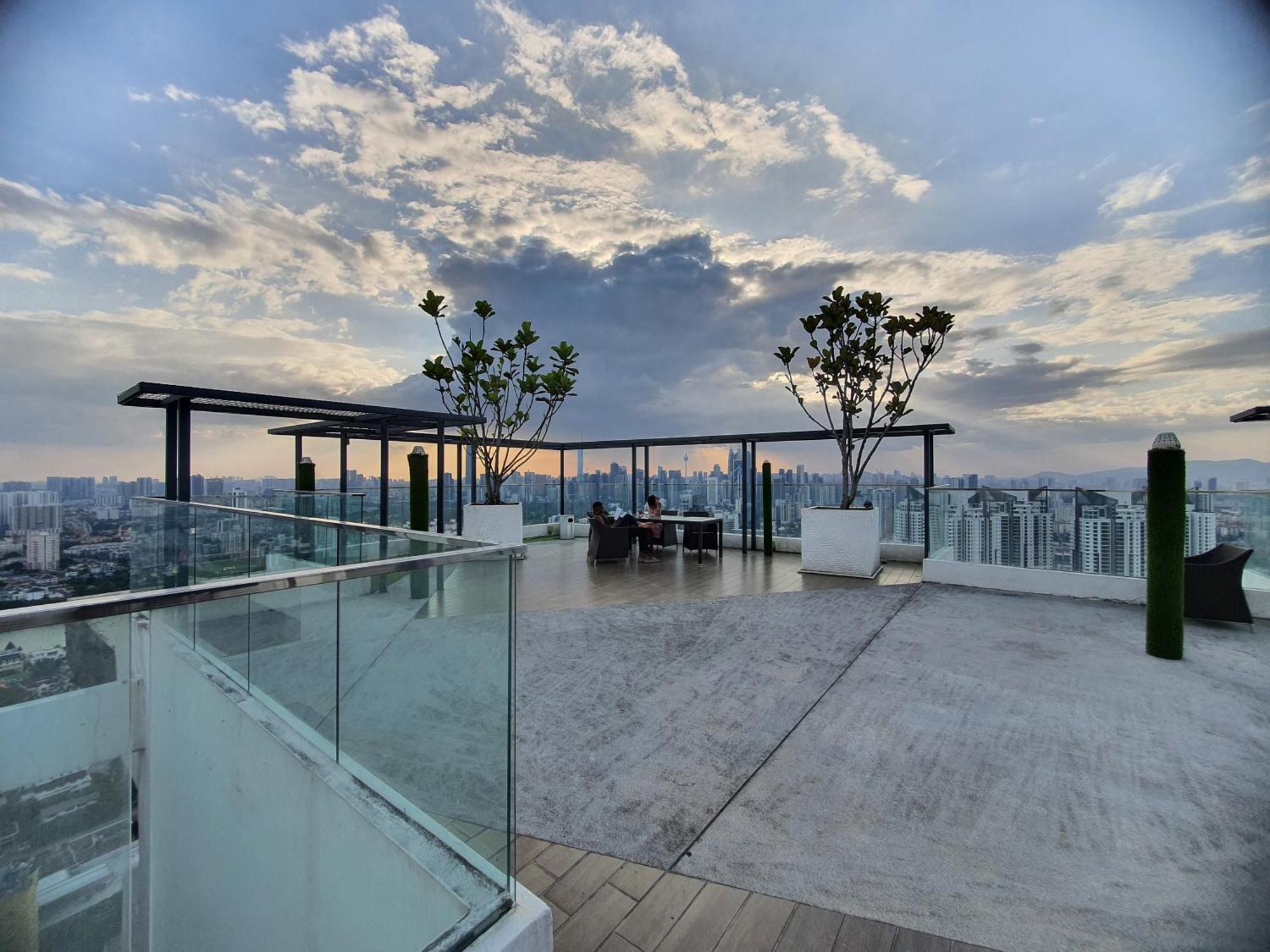 Reizz Residence By Luxury Suites Kuala Lumpur Buitenkant foto