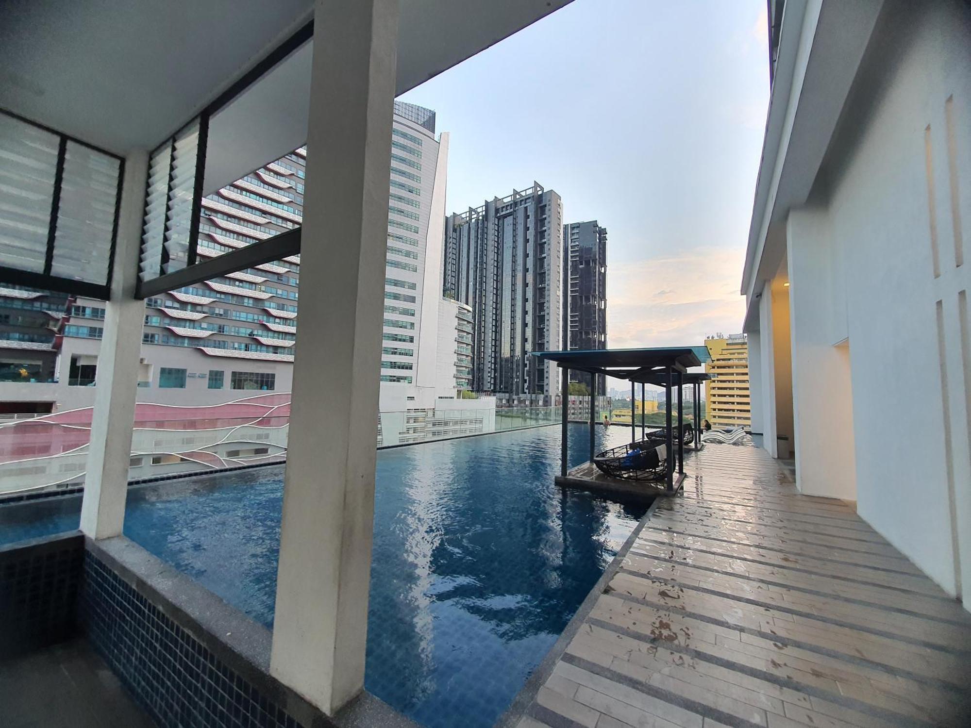 Reizz Residence By Luxury Suites Kuala Lumpur Buitenkant foto